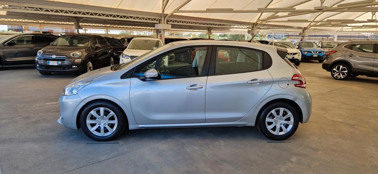 Peugeot 208 1.4 eHDi 68cv Automatica