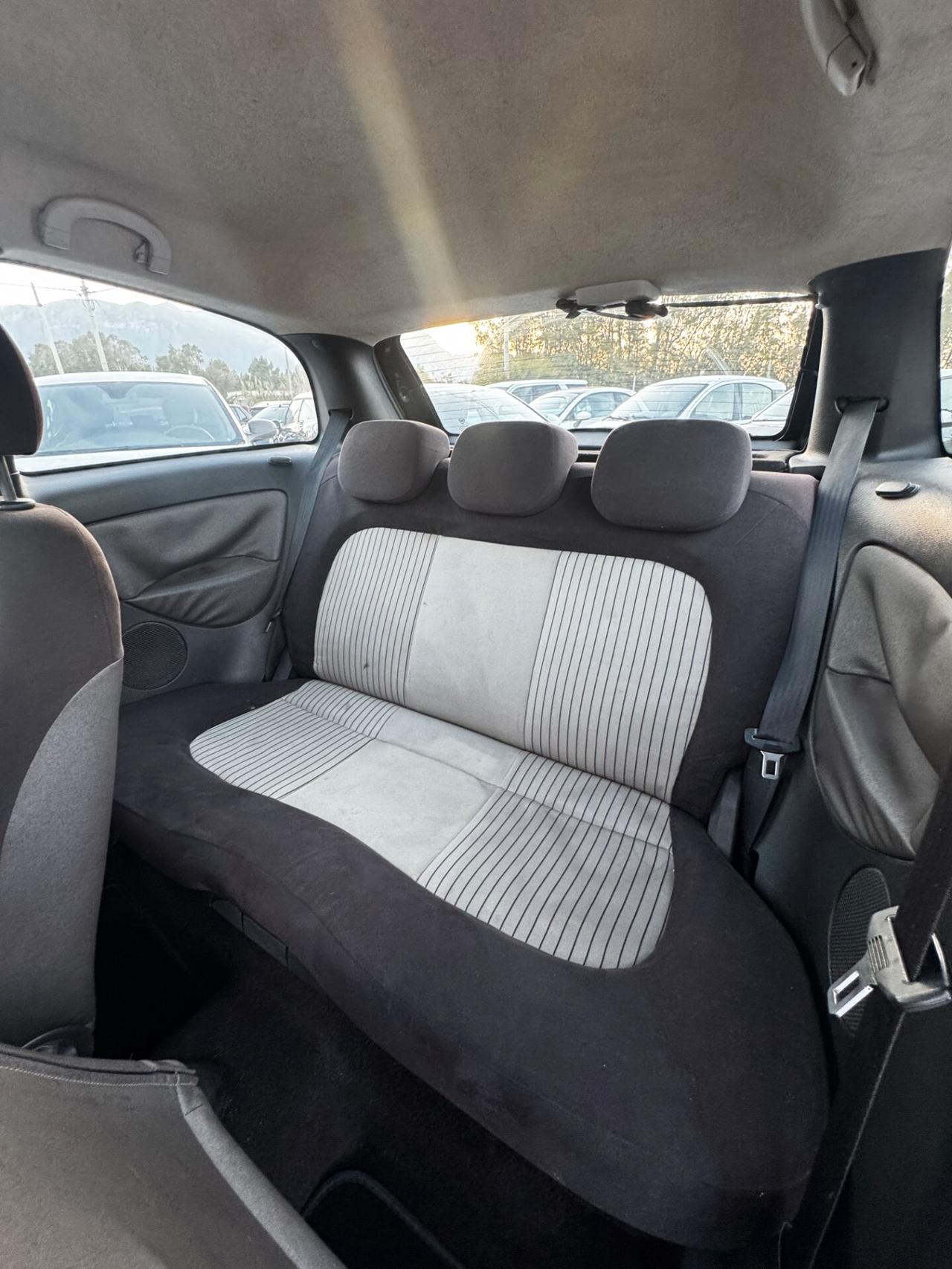 Lancia Ypsilon 1.3 MJT 75 CV Argento