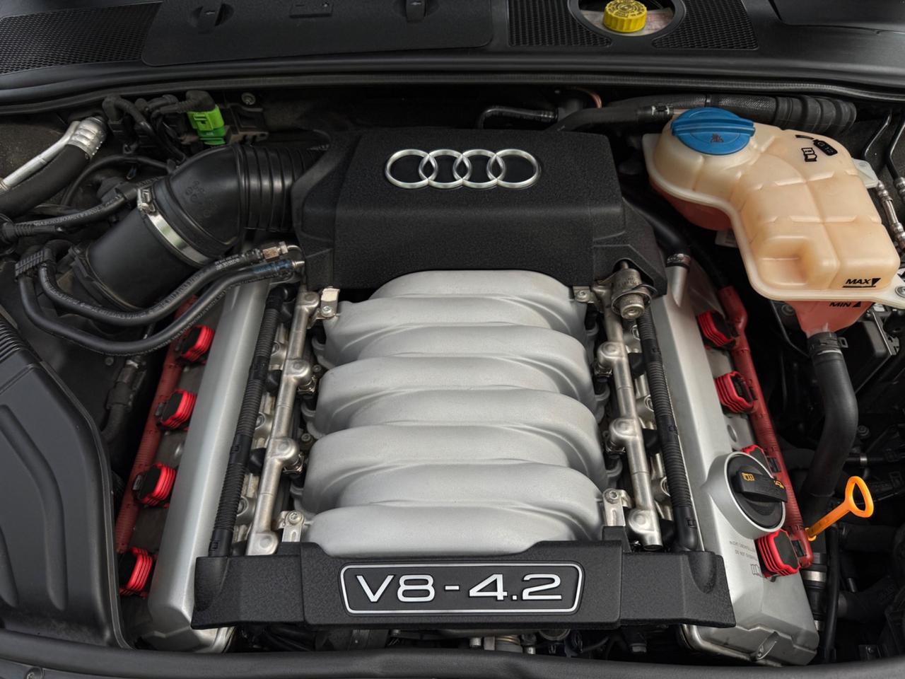 Audi A4 S4 4.2 V8 Avant quattro