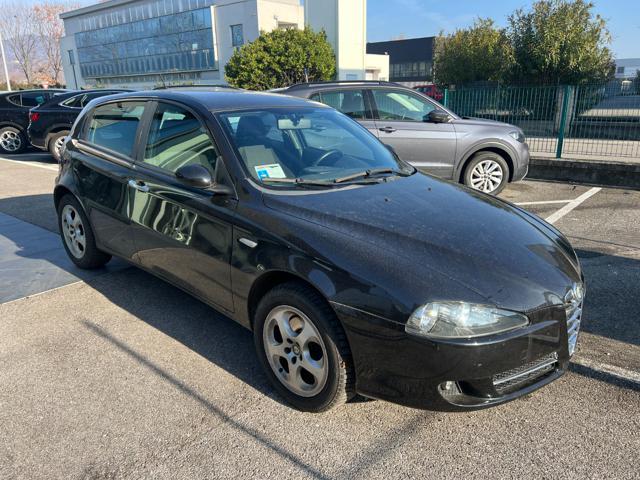 ALFA ROMEO 147 1.9 JTD (120) 5 porte Distinctive Unico proprietar