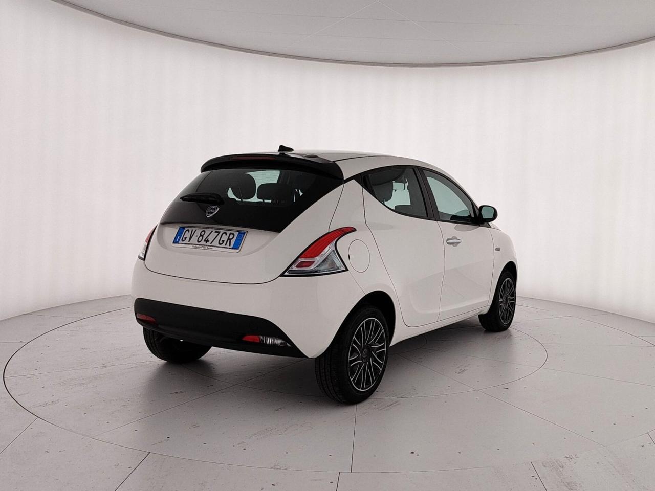 Lancia Ypsilon 1.0 FireFly 5 porte S&S Hybrid Oro