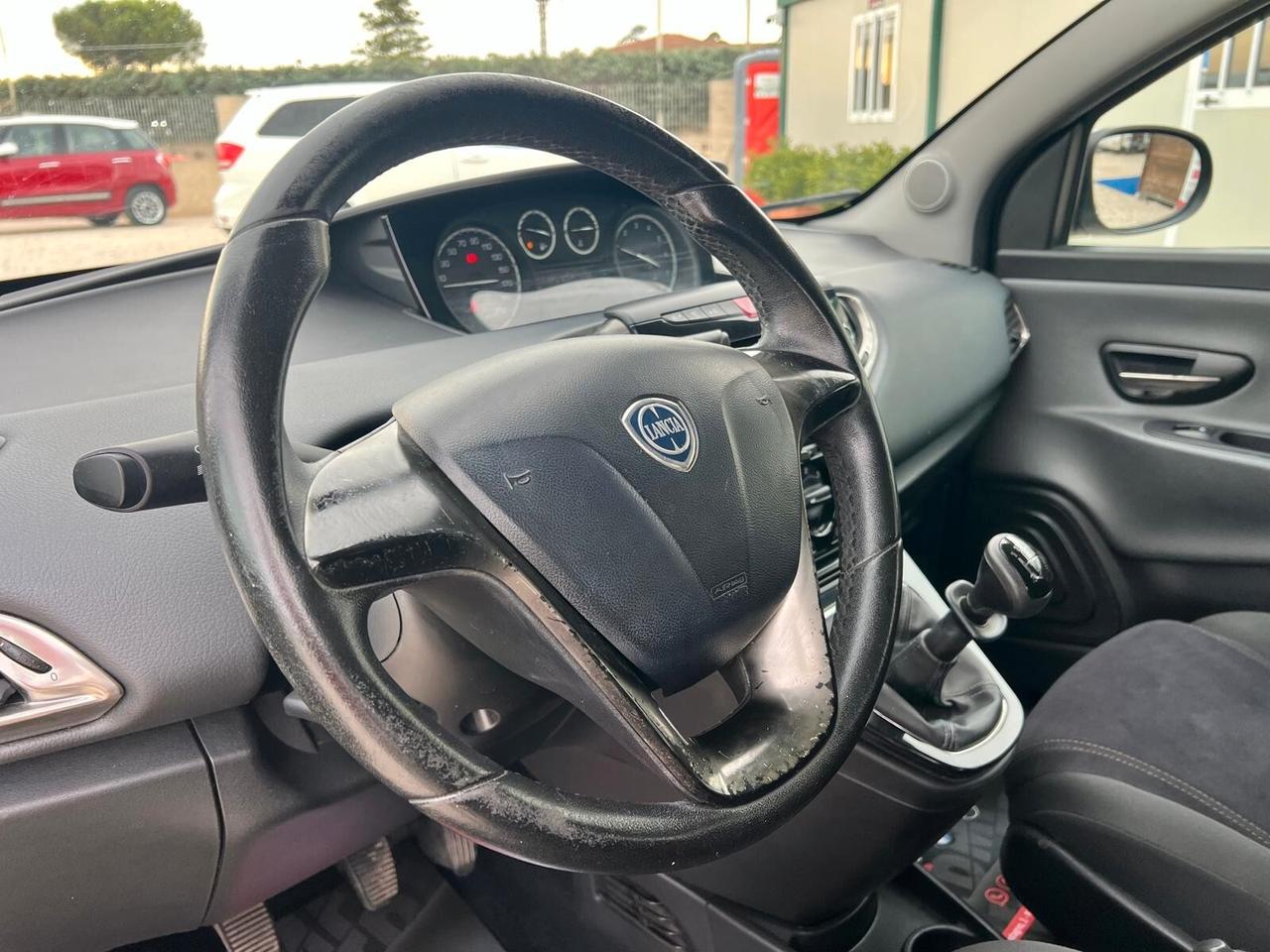 Lancia Ypsilon 1.2 5 porte