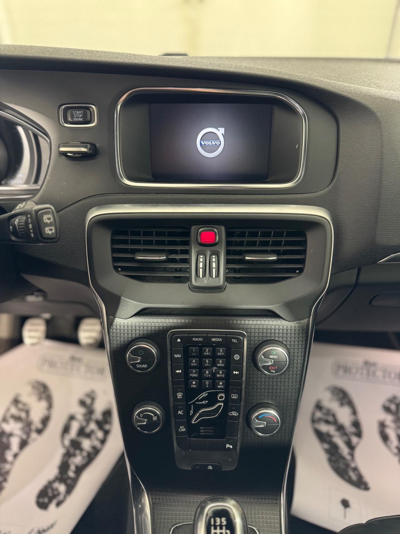 Volvo V40 D2 R-design EURO 6B