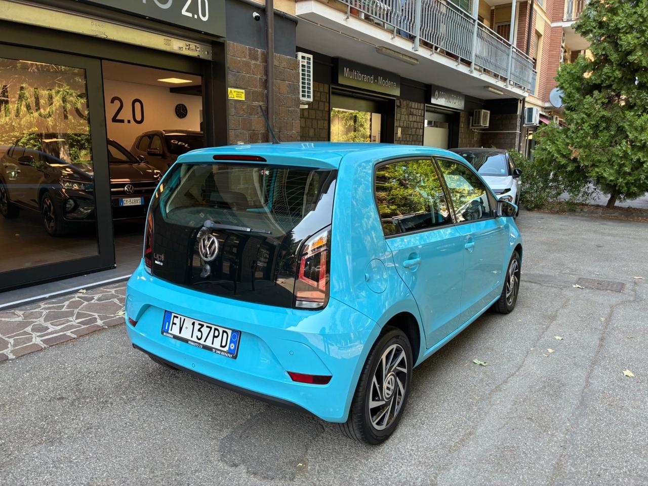 Volkswagen up! 1.0 5p. High up!