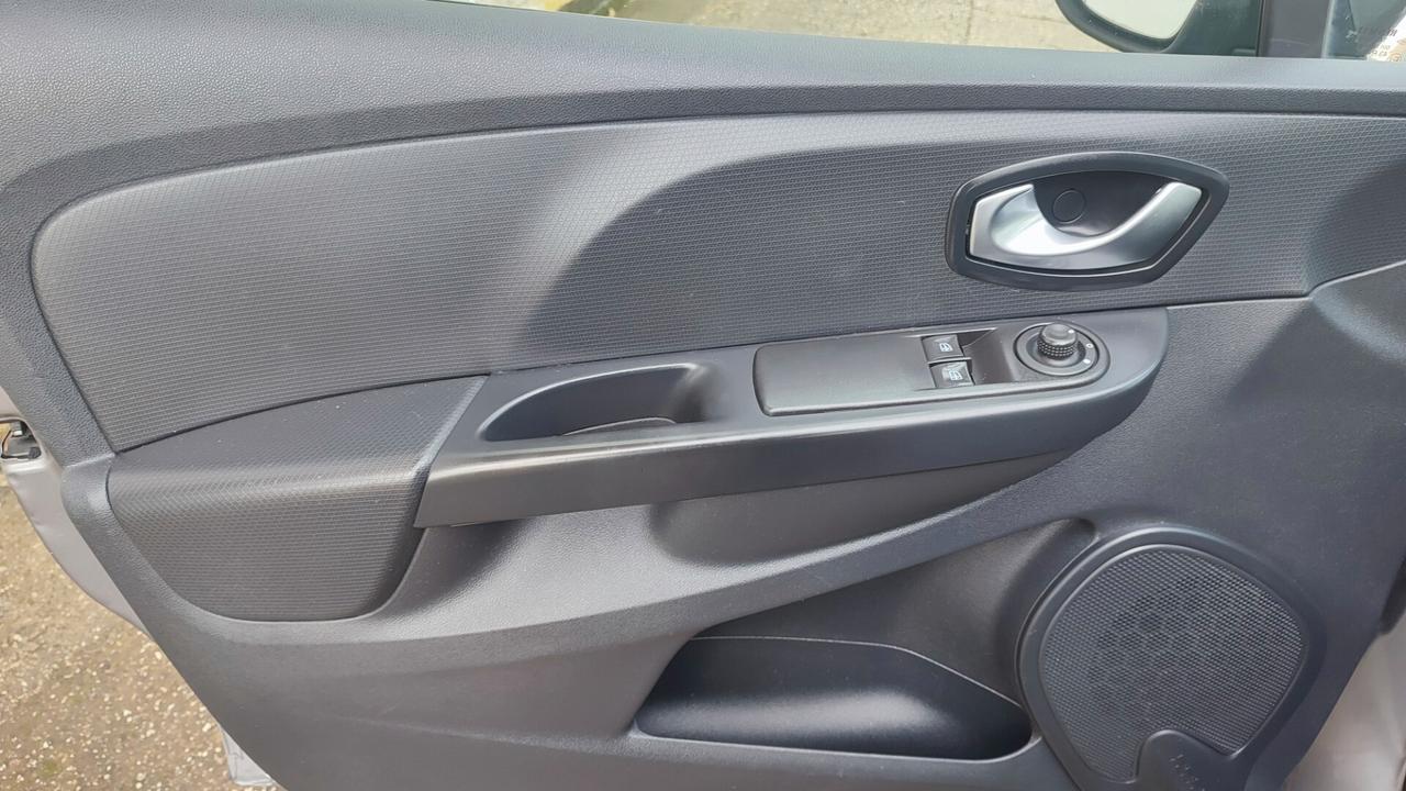 Renault Clio dCi 8V 75CV Start&Stop 5 porte Energy Life