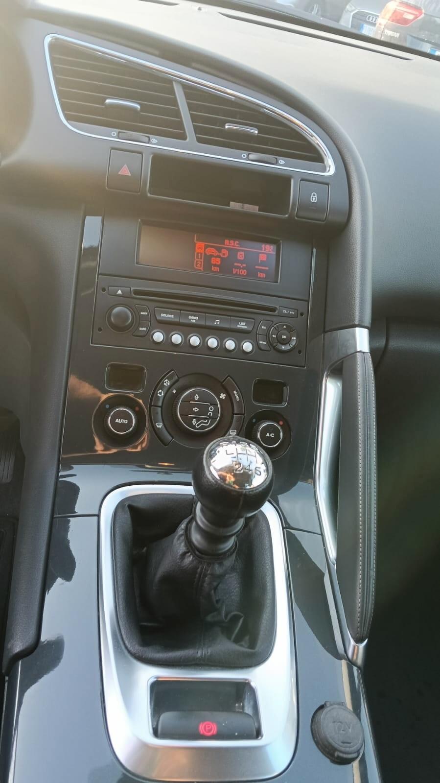 Peugeot 3008 1.6 HDi 112CV Business