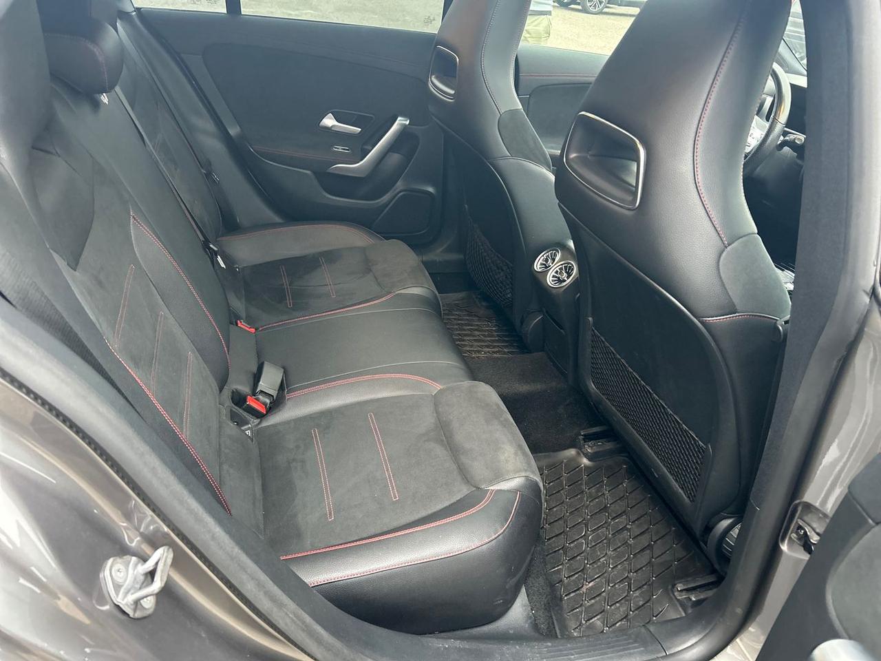 Mercedes-Benz CLA 200 Premium CLA 200 #8756