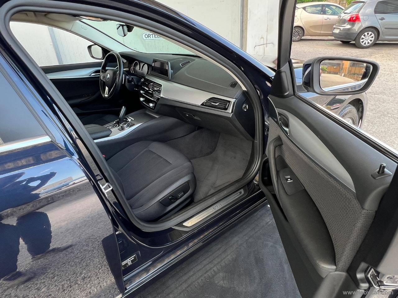 BMW 530d xDrive Touring Business