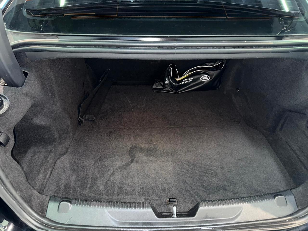 Jaguar XE 2.0 D 180 CV Prestige