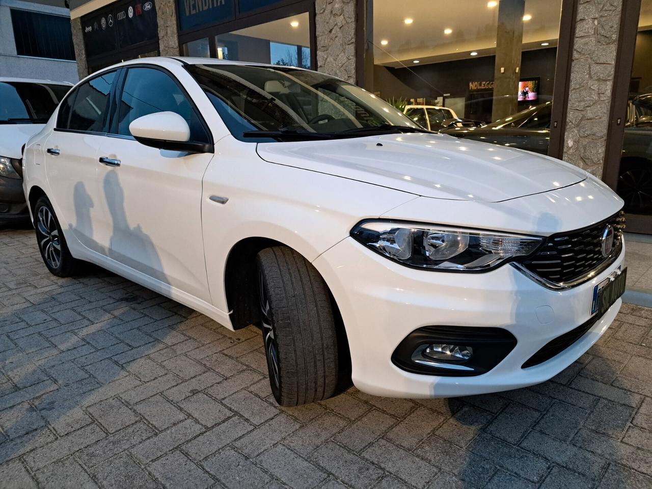 Fiat Tipo 1.6 Mjt 4 porte Lounge/120 CV