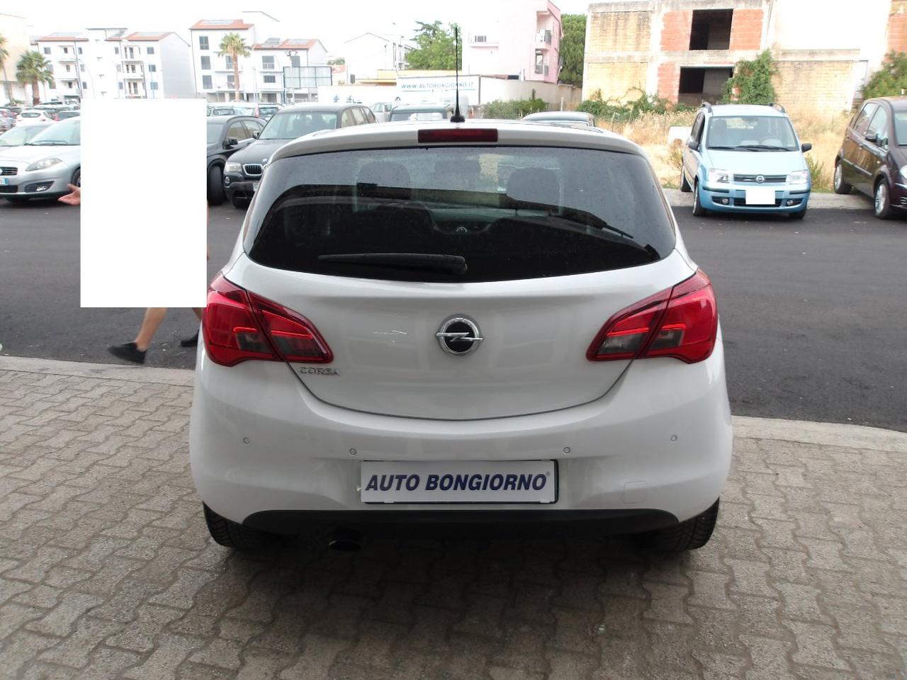 Opel Corsa 1.2 Black Edition ( AUTOCARRO)