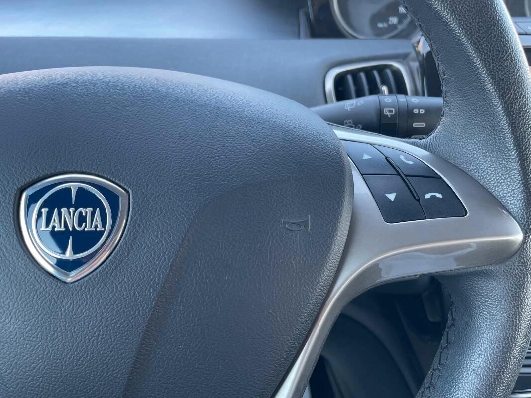 Lancia Ypsilon III 1.0 firefly hybrid Gold s&s 70cv CON CARPLAY