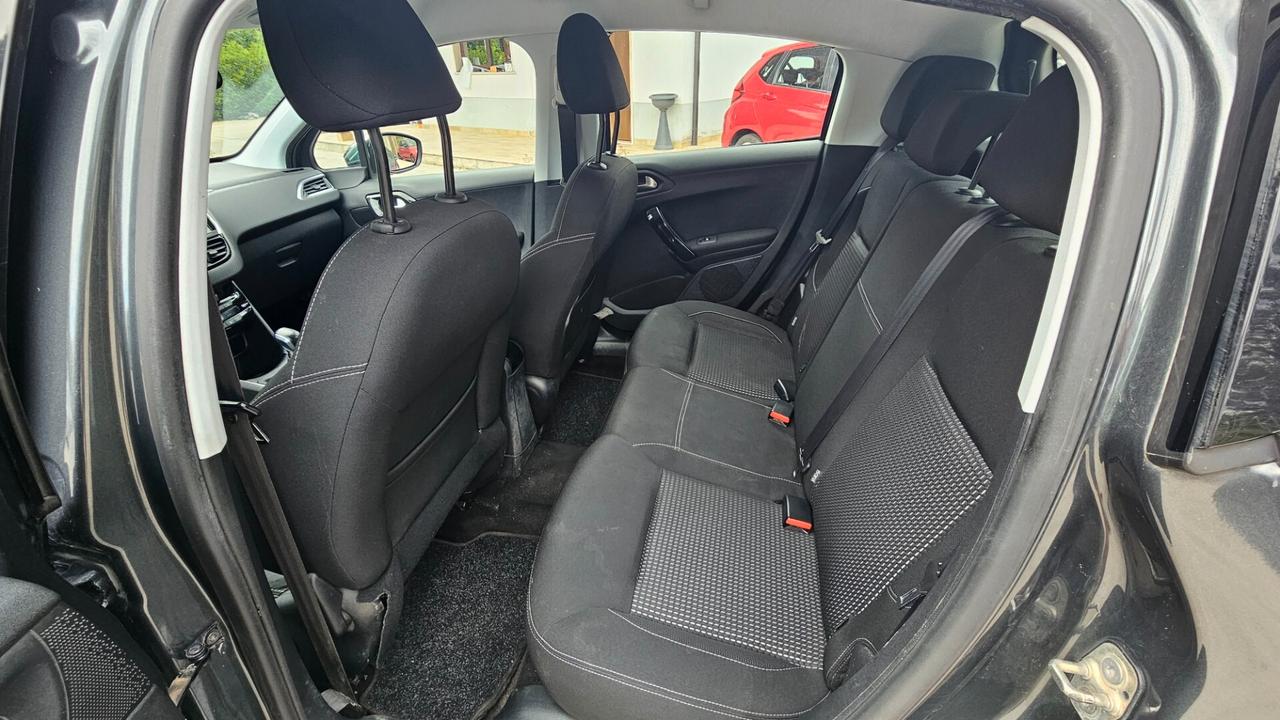 Peugeot 208 BlueHDi 75 5 porte Allure