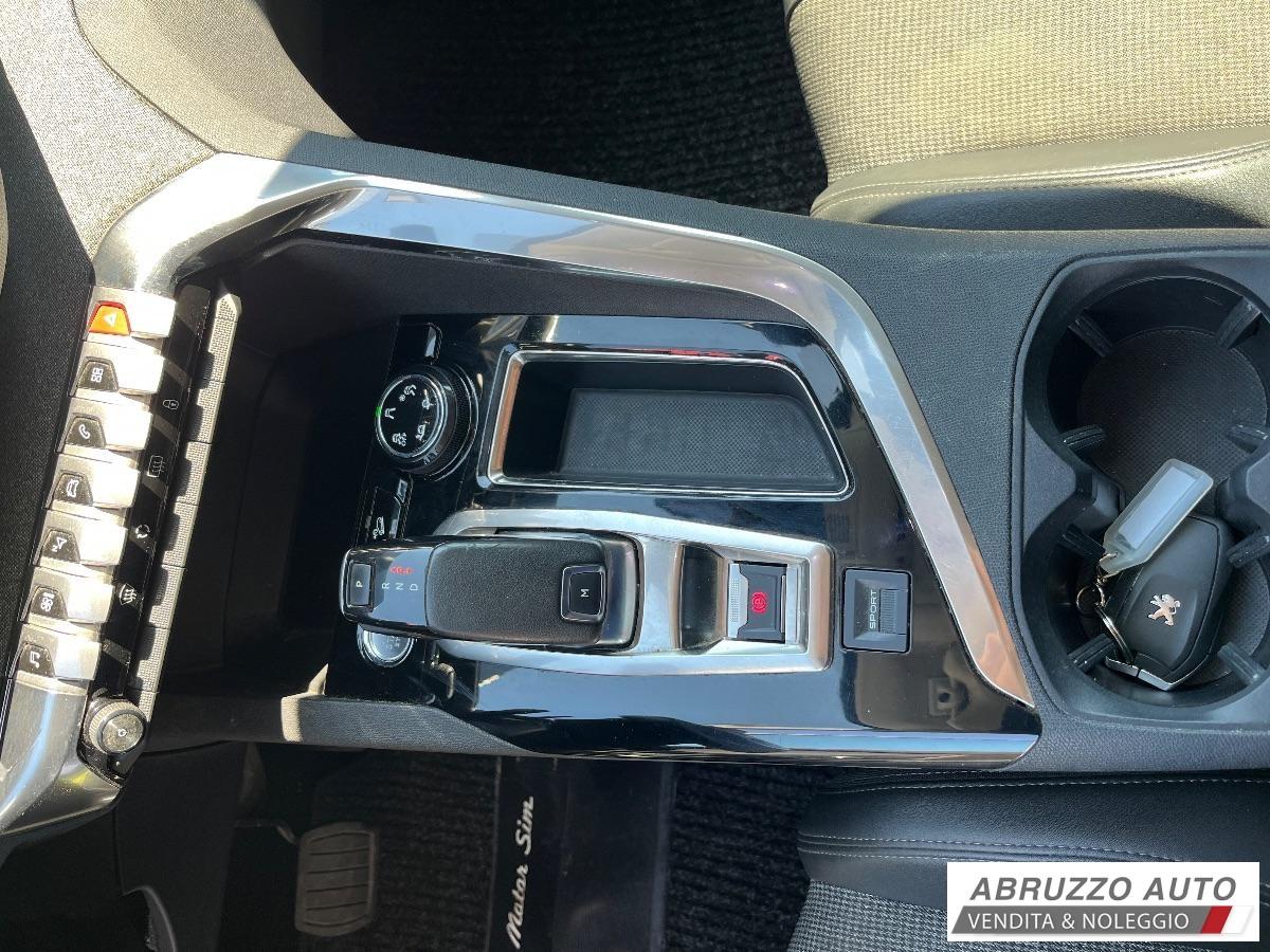 PEUGEOT 5008 Turbo 130 S&S EAT8 Allure
