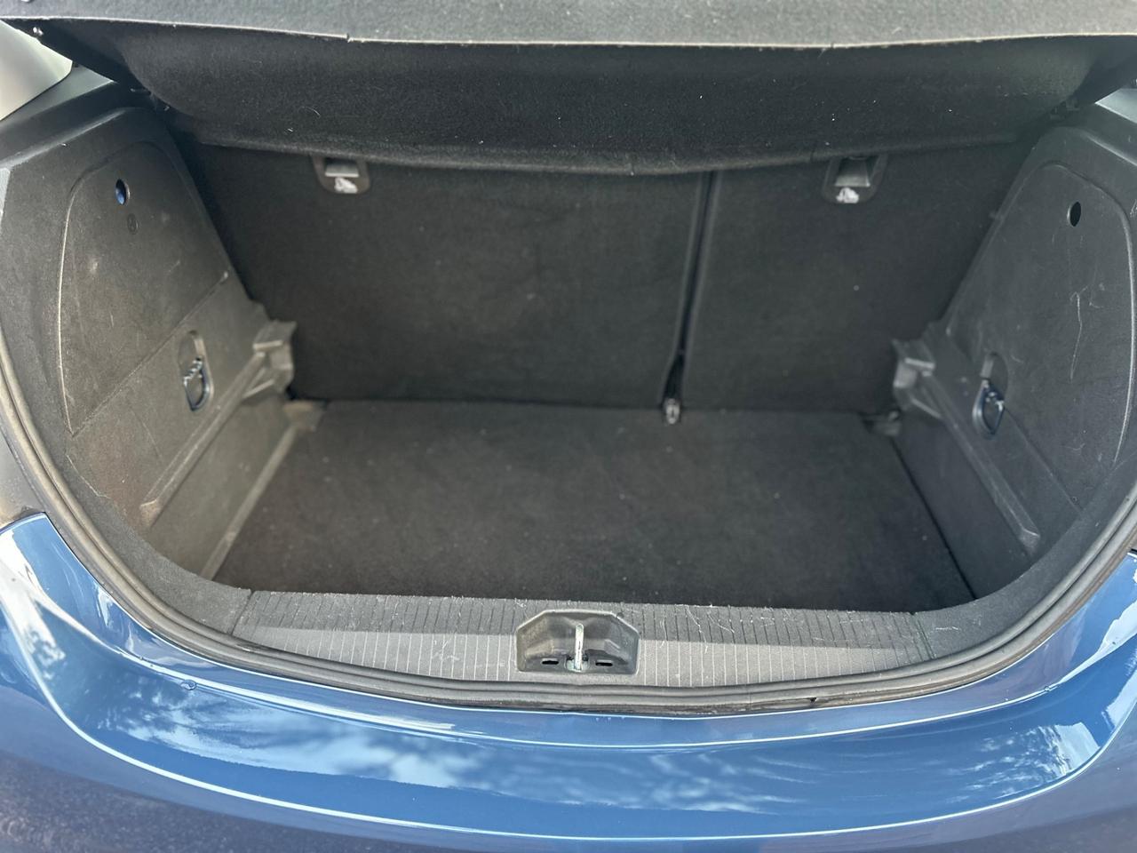 Opel Corsa 1.2 5 porte