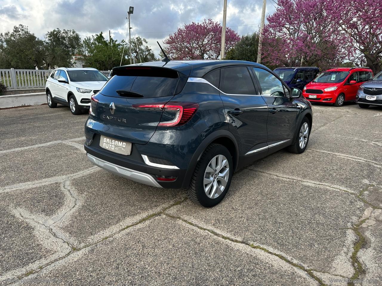 RENAULT Captur TCe 12V 90 CV Intens