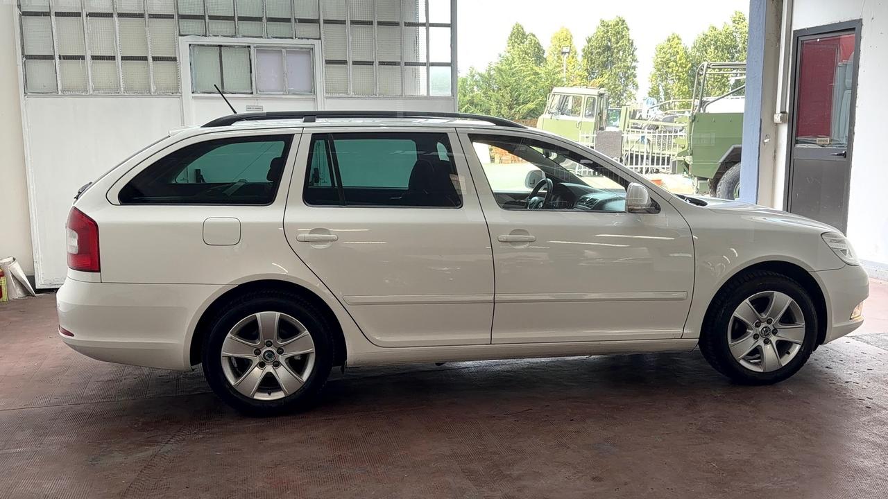 Skoda Octavia 1.6 TDI CR F.AP. Wagon Elegance