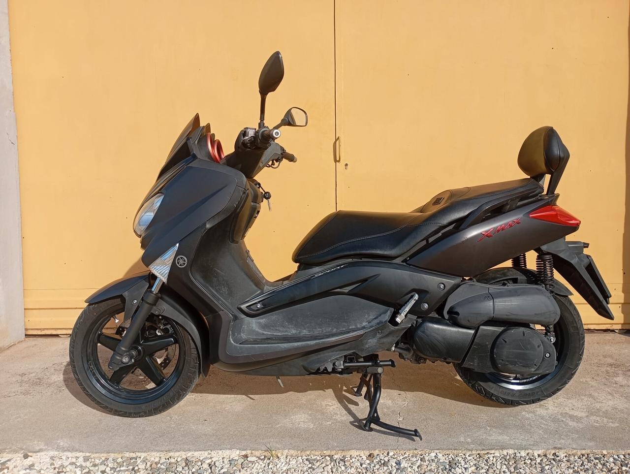 Yamaha X-Max 250 Sport Gomme + Tagliando Nuovi