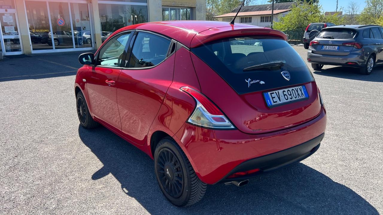 Lancia Ypsilon 1.2 69 CV 5 porte S&S Silver
