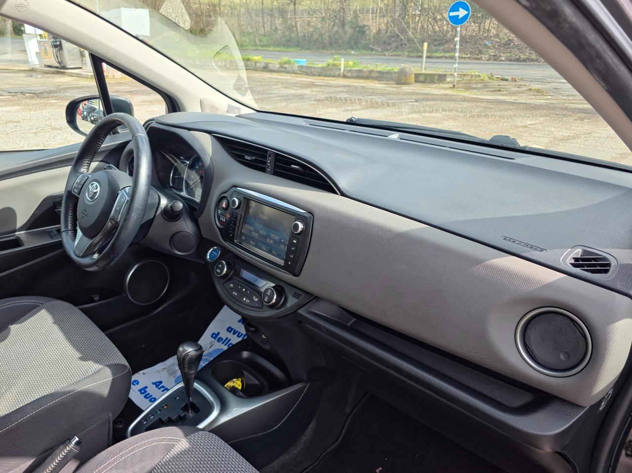 Toyota Yaris 1.5 Hybrid 5 porte Active 2015-E6B Automatico NEO