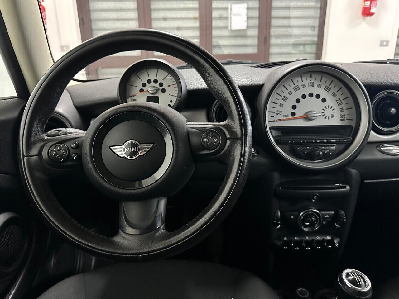 MINI 1.6 (90) One D 2011