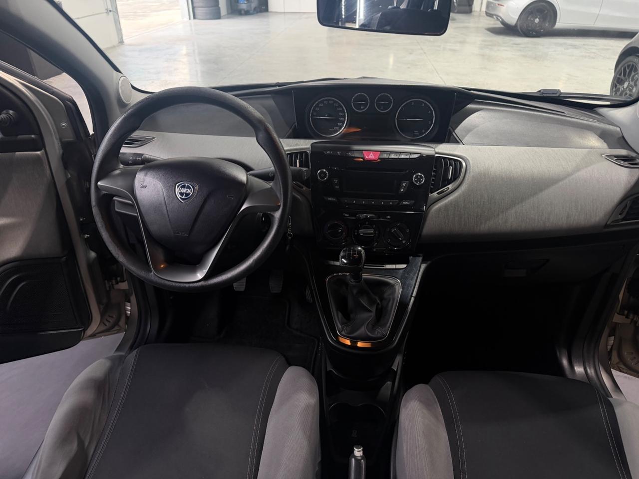 Lancia Ypsilon 1.3 MJT 16V 95 CV 5 porte S&S Silver