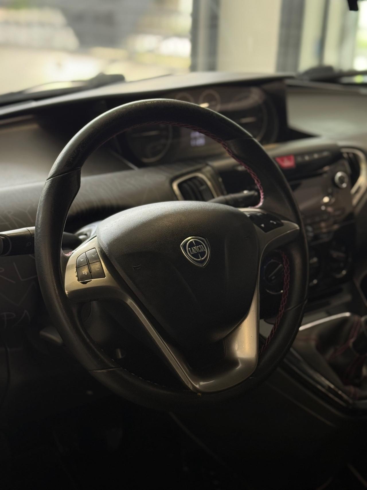 Lancia Ypsilon 1.2 69 CV 5 porte GPL Ecochic Gold