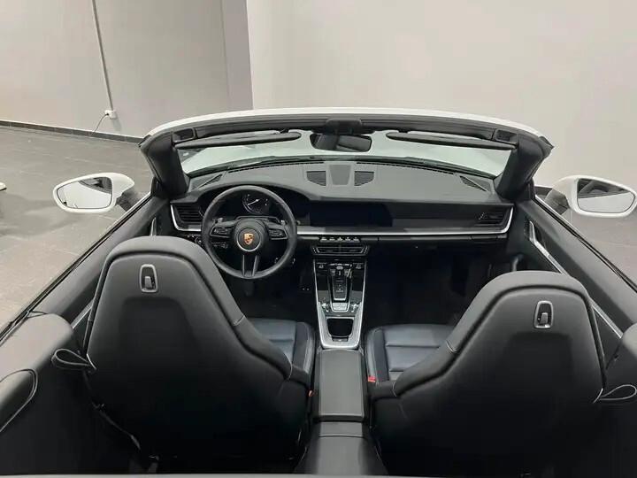 Porsche 911 Carrera GTS Cabriolet
