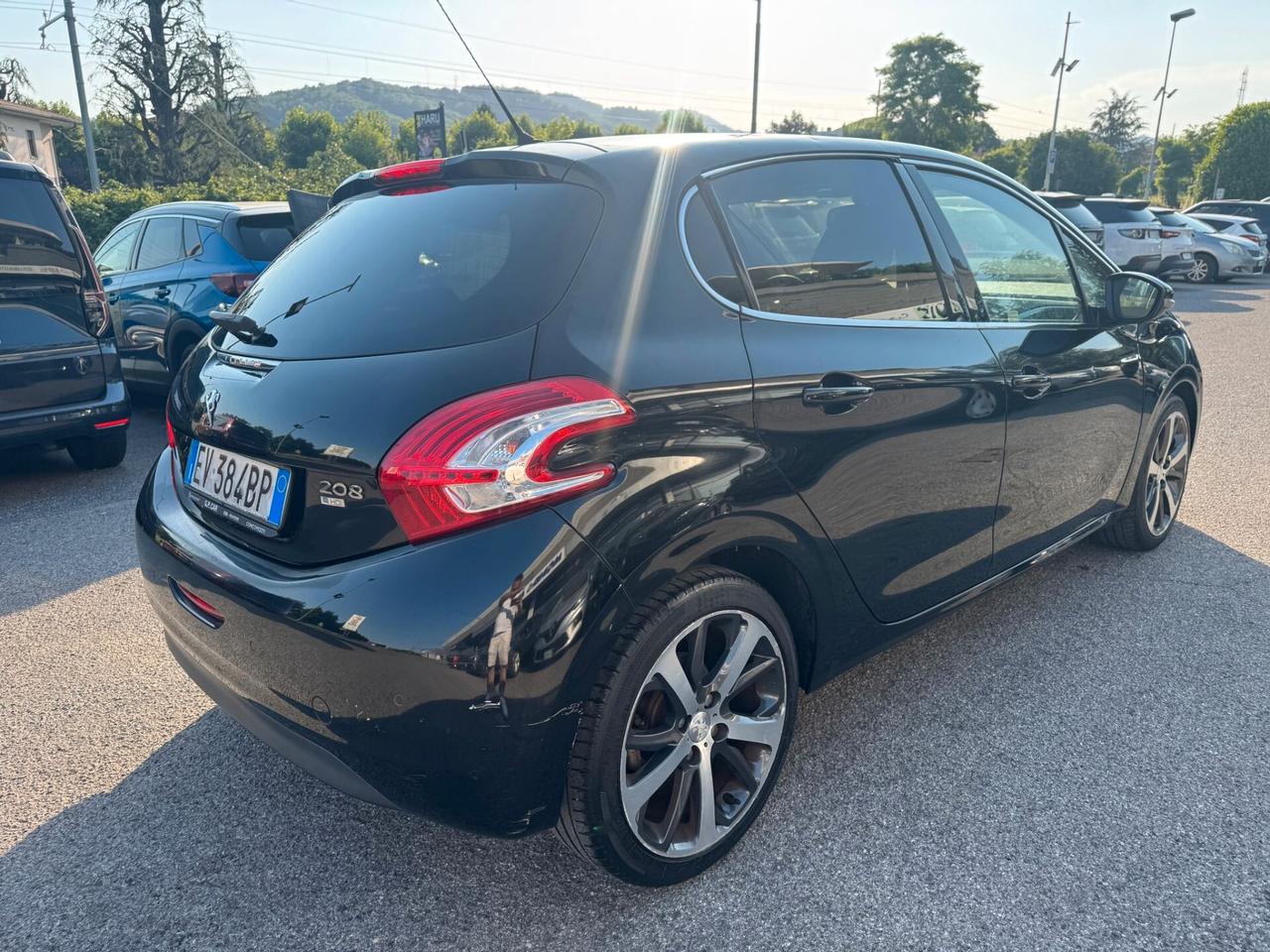 Peugeot 208 1.6 e-HDi 92 CV Stop&Start 5 porte Allure *NEOPATENTATI*