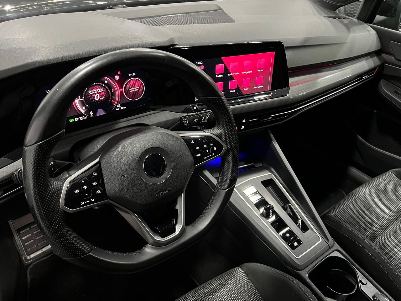 VOLKSWAGEN GOLF 8 2.0 TDI DSG GTD 200 cv