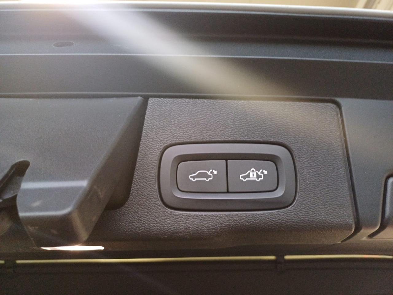 Volvo XC 60 XC60 B4 (d) AWD Geartronic Inscription