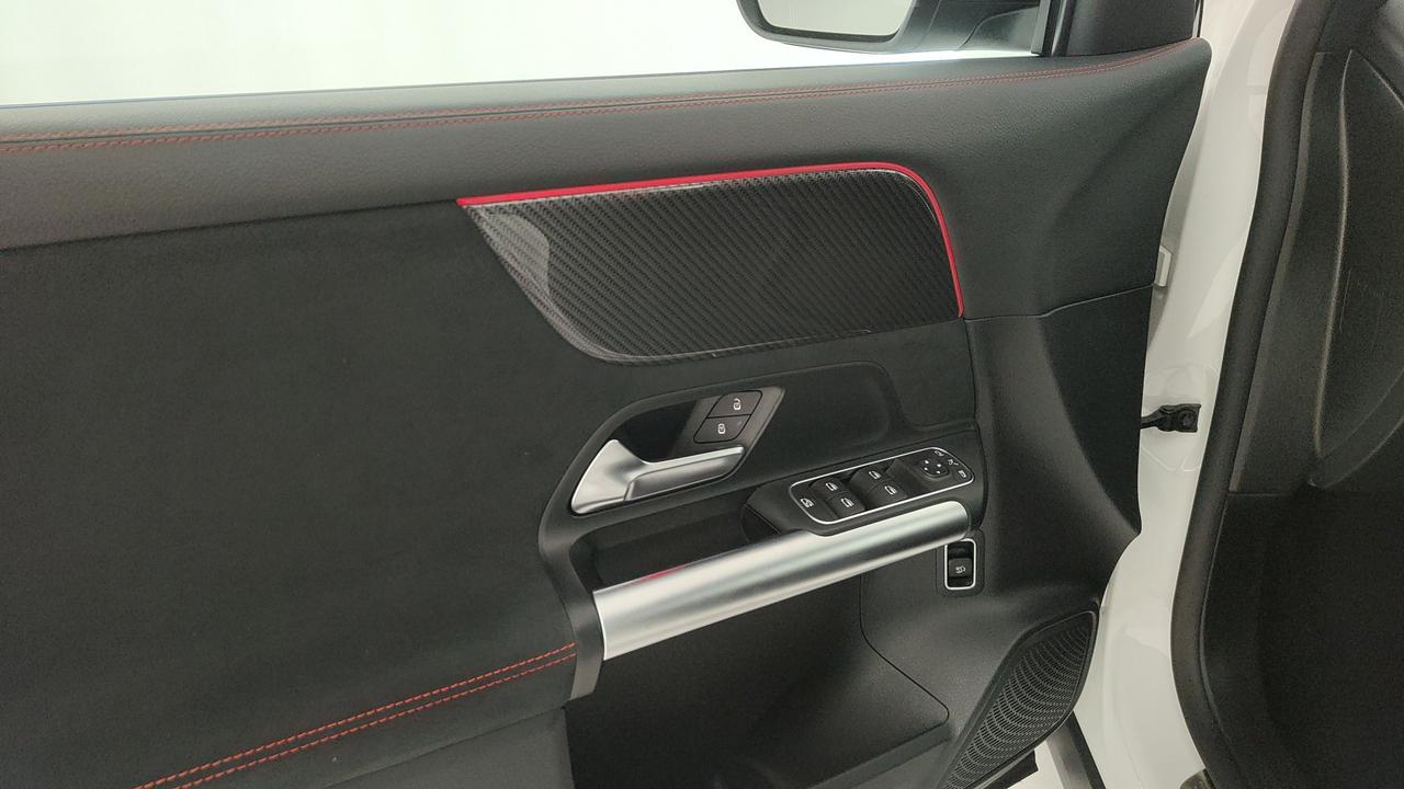 Mercedes-Benz GLA-H247 2020 - GLA 180 d Premium auto