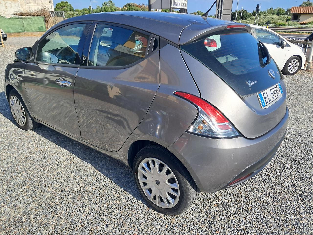 Lancia Ypsilon 1.2 69 CV 5 porte S&S Silver