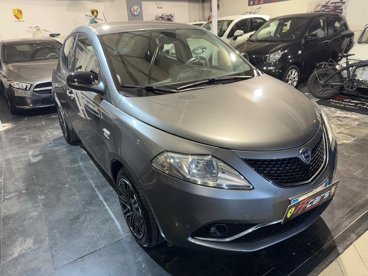 Lancia Ypsilon 1.0 FireFly 5 porte S&S Hybrid Ecochic Gold