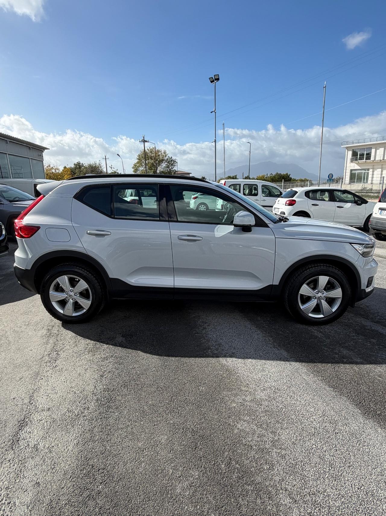 Volvo XC40 D3 AWD Momentum Core