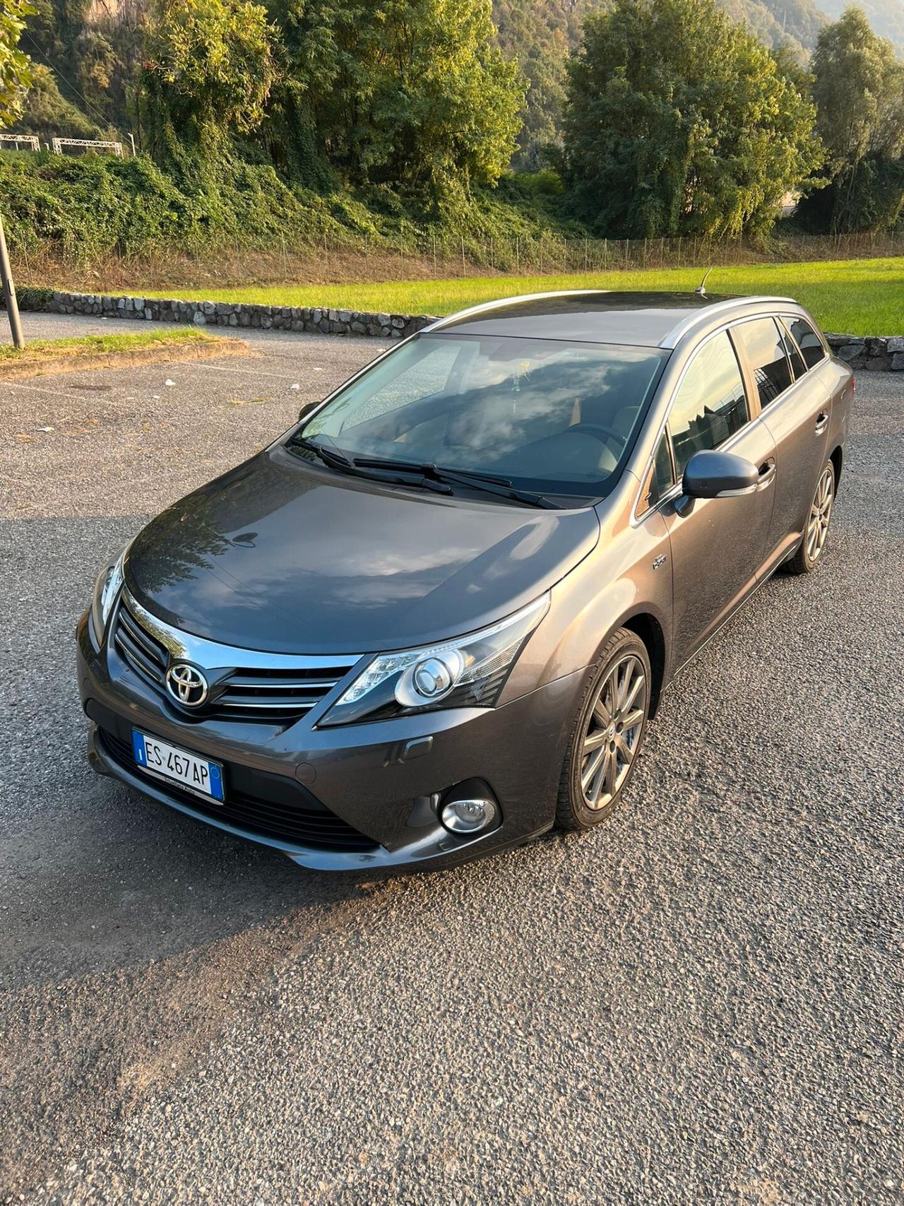 Toyota Avensis 2.2 D-Cat aut. Wagon Style Safety