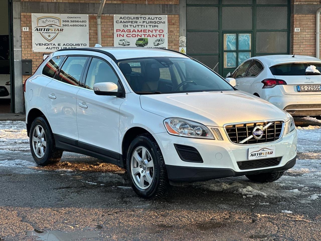 Volvo XC 60 XC60 D5 AWD Geartronic Kinetic