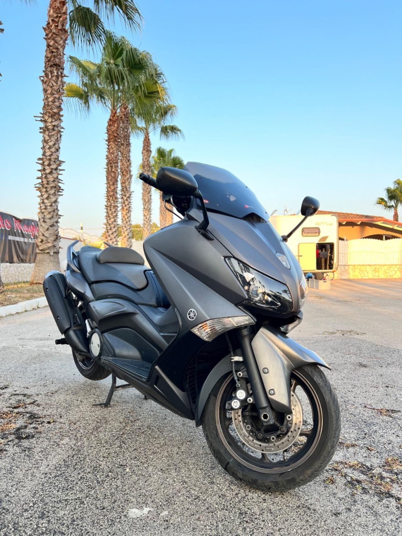 Yamaha t Max 530