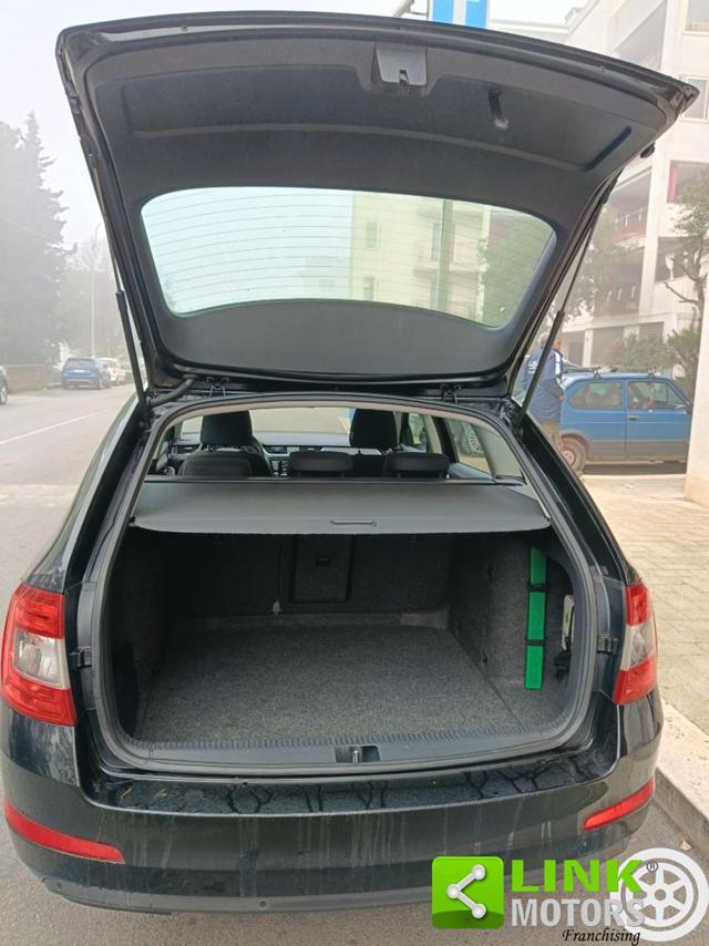 SKODA Octavia 2.0 TDI CR DSG Wagon Style
