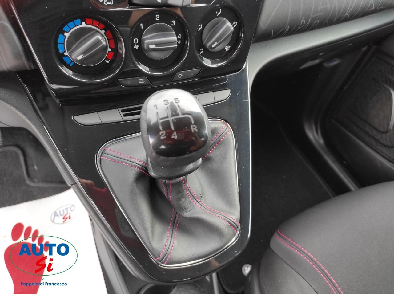 Lancia Ypsilon 1.2 Benz - 69cv NEOPATENTATI