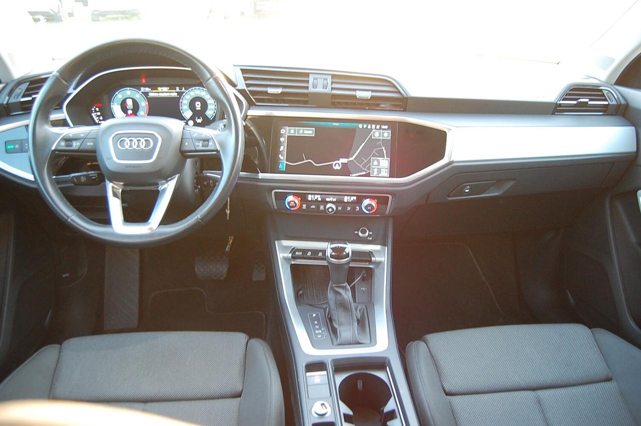 Audi Q3 35 TDI S tronic Business