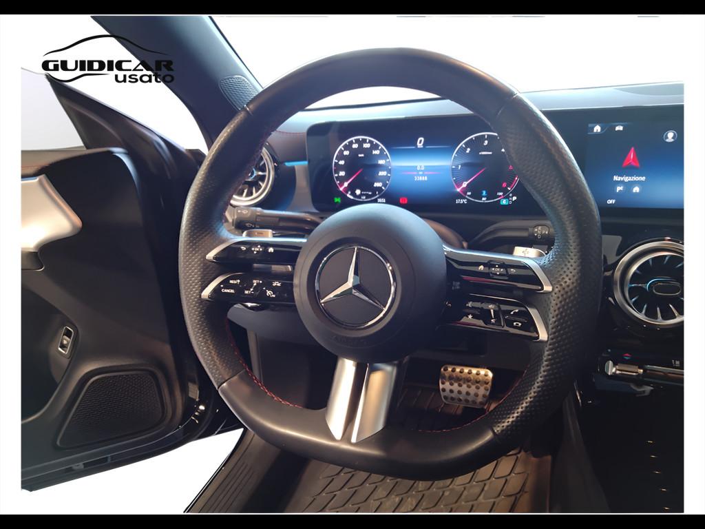 Mercedes-Benz CLA Coupe - C118 2023 - CLA Coupe 200 d AMG Line Advanced Plus auto