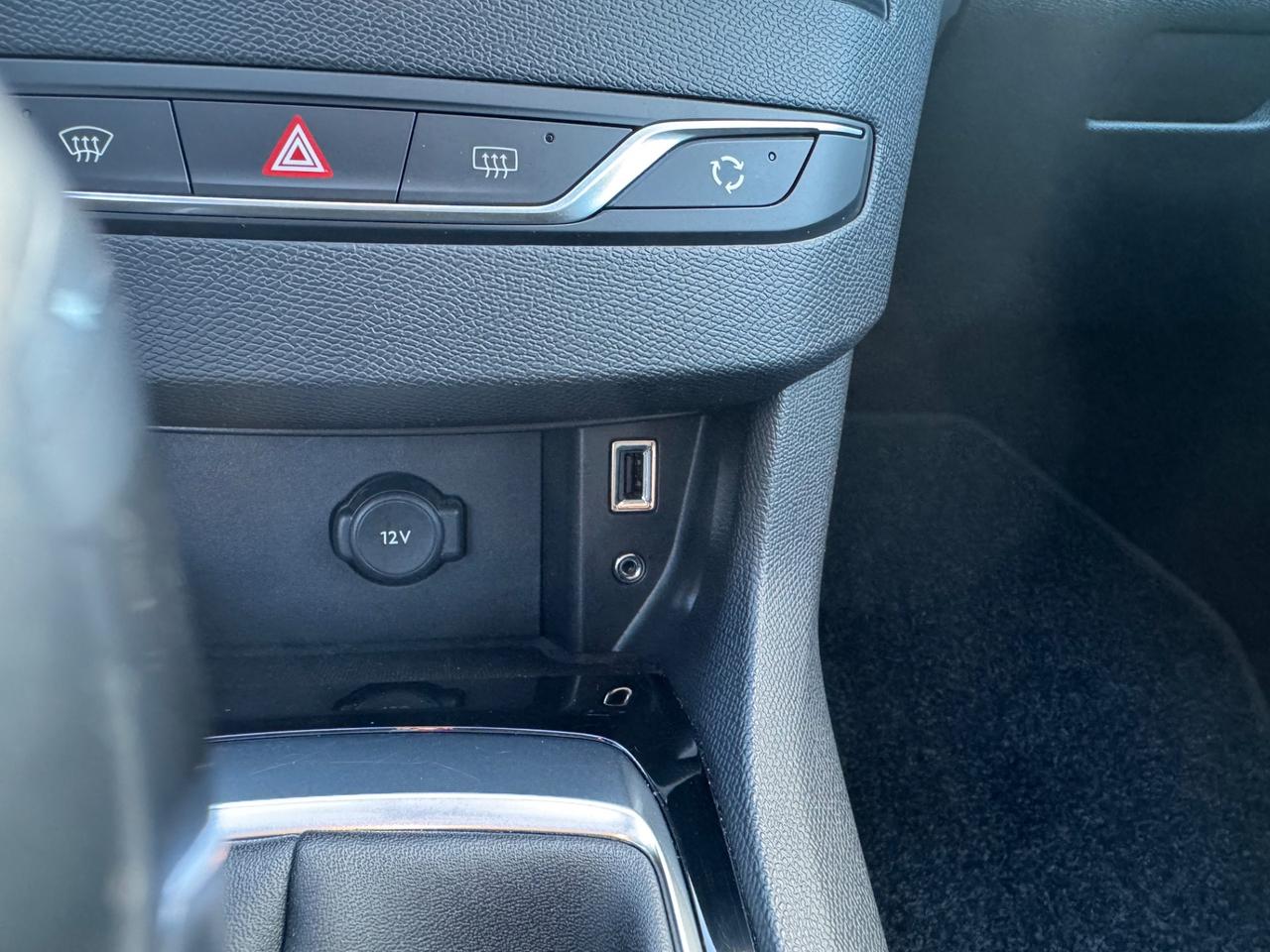 Peugeot 308 1.6 DIESEL 92CV 2015