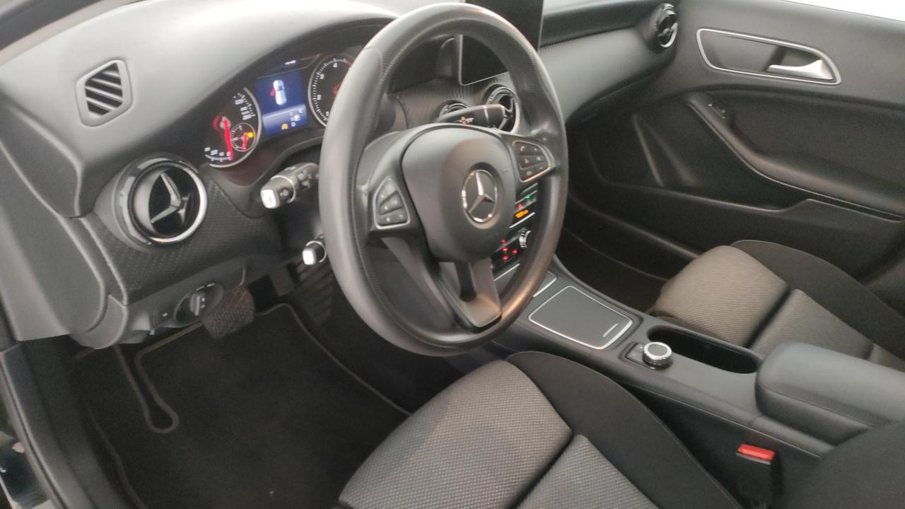 Mercedes-Benz GLA-X156 2017 - GLA 200 d Business auto