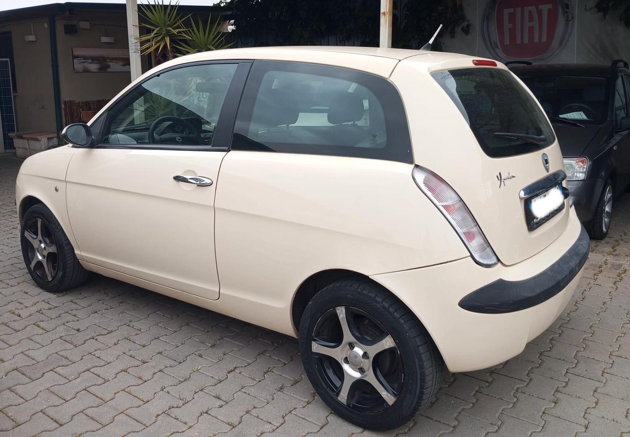 Lancia Y 1.2i cat LS