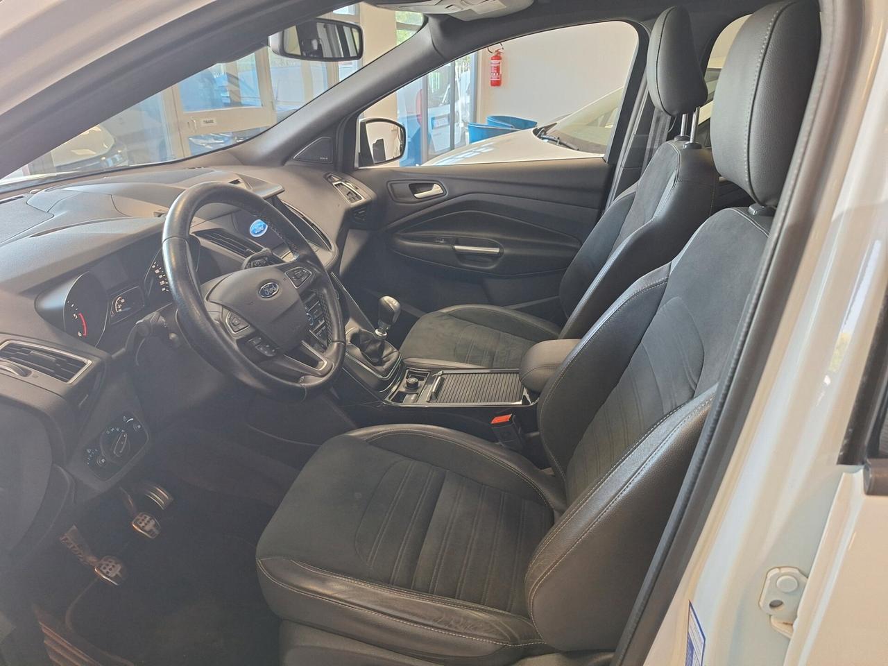 Ford Kuga 1.5 TDCI 120 CV S&S 2WD ST-Line