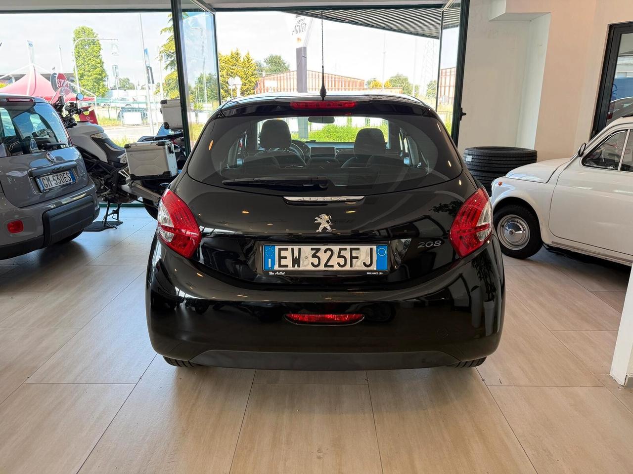 Peugeot 208 1.4 HDi 68 CV 5 porte Allure