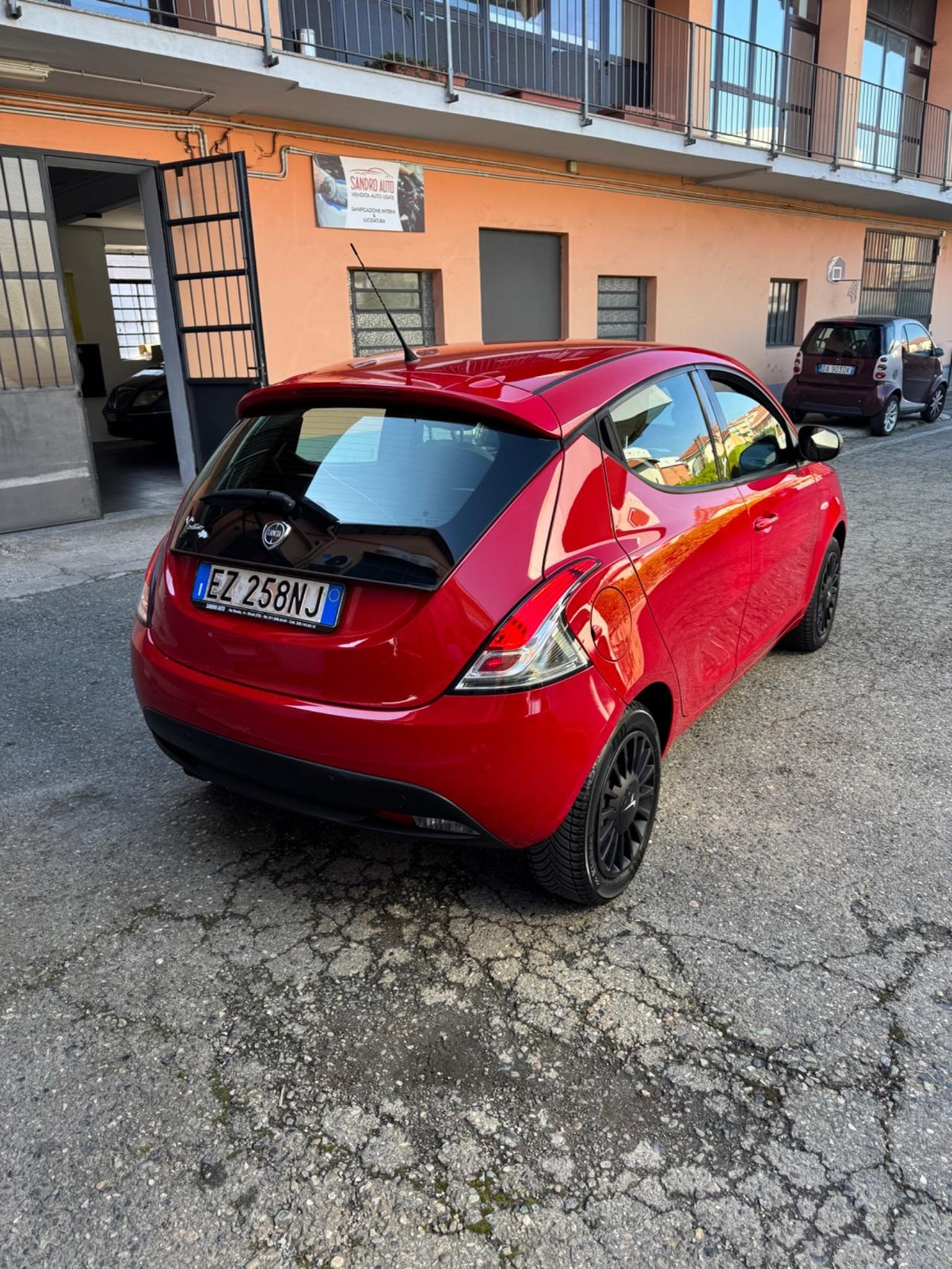 Lancia Ypsilon 1.2 69 CV 5 porte Elefantino