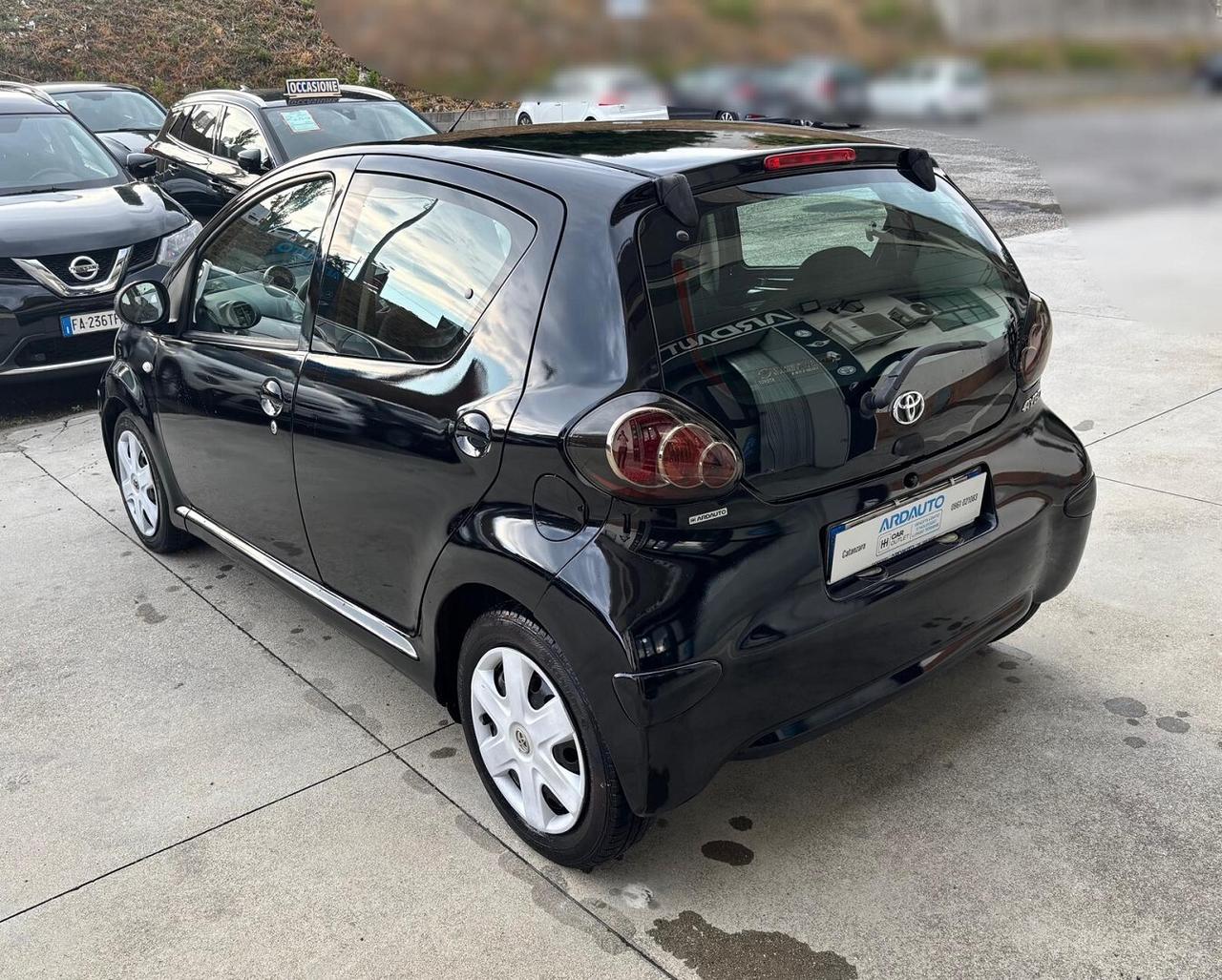 Toyota Aygo 1.0 Vvt-i 5 porte 69 cv Clima