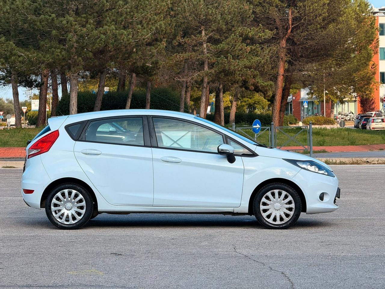 Ford Fiesta 1.4 5 porte Bz.- GPL Titanium